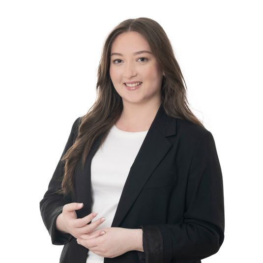 EUGENIA ORTMANN Auszubildende zur Rechtsanwalts- und Notarfachangestellten